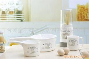 百貨日用品的多樣化選擇 從促銷(xiāo)禮品到家居塑料制品套裝